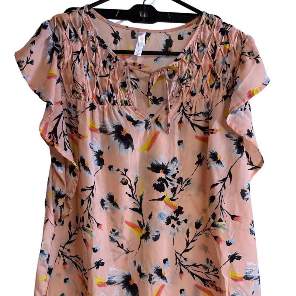 Xhilaration Peach Floral Women Blouse S Ruffled Short Sleeve Lightweight Polyest